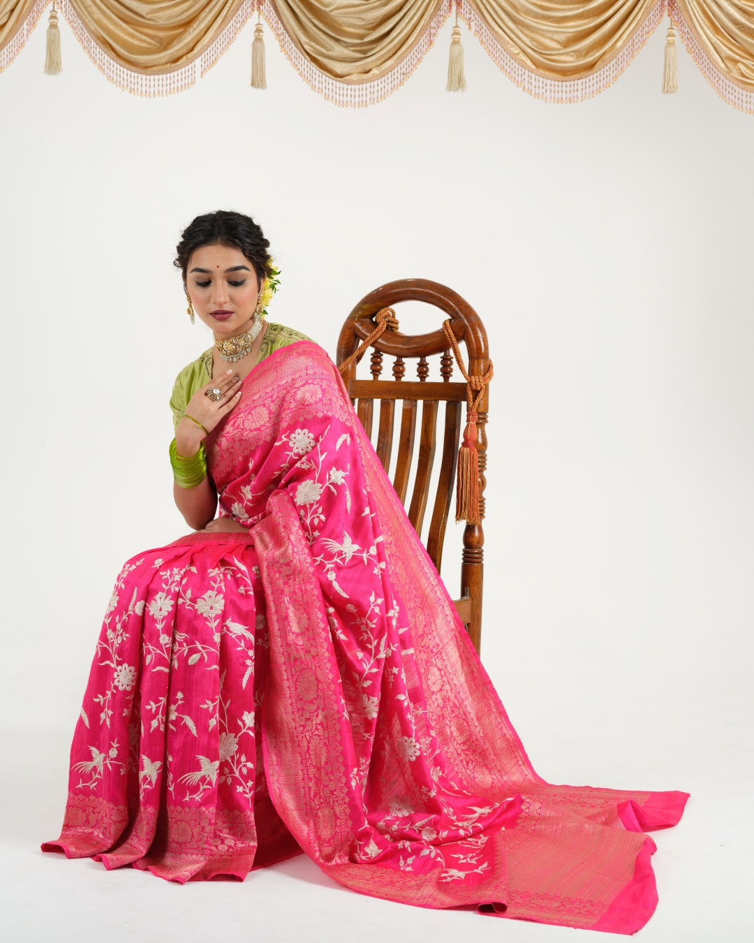 Buy Pink Sarees for Women by Indie Picks Online | Ajio.com