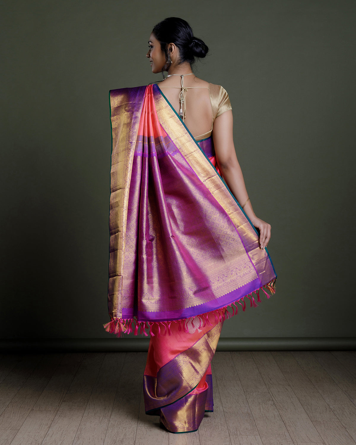 Amazon.com: Silk Saree Pink Silk Saree With Blouse For Women And Use Also  Godwal Pattu Sari By FLOW CREATION. (Unstitched Blouse) : Clothing, Shoes &  Jewelry