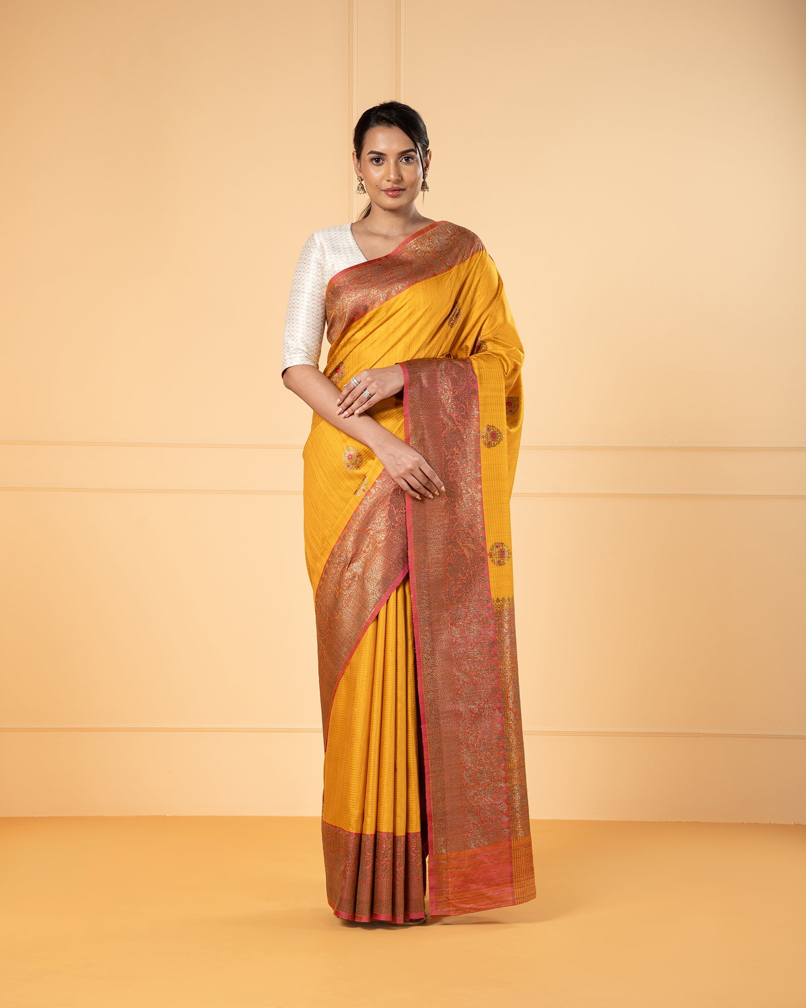 Bengal Handloom Cotton Saree in Yellow and Off White in Kolkata at best  price by Bengal Looms (India) - Justdial